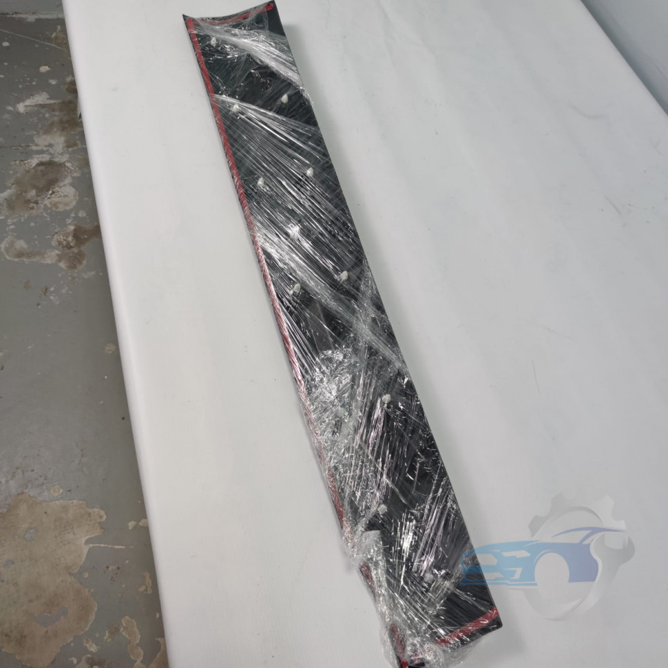 Молдинг передней правой двери 5075035800 Geely Coolray SX-11