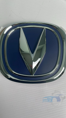 Эмблема решетки радиатора V3011310100 Changan Alsvin
