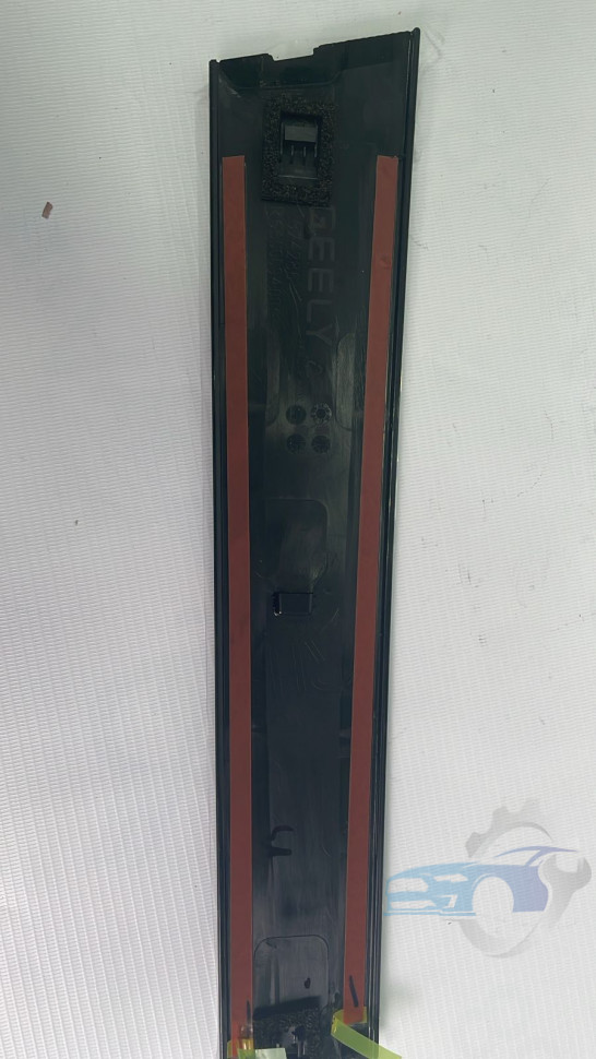 Накладка двери передняя правая 6073057600 Geely Coolray SX11 2018-